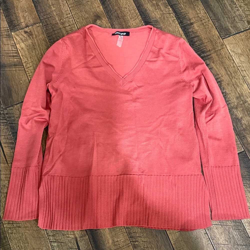 Cable & Gauge Women's V-Neck Sweater in Coral